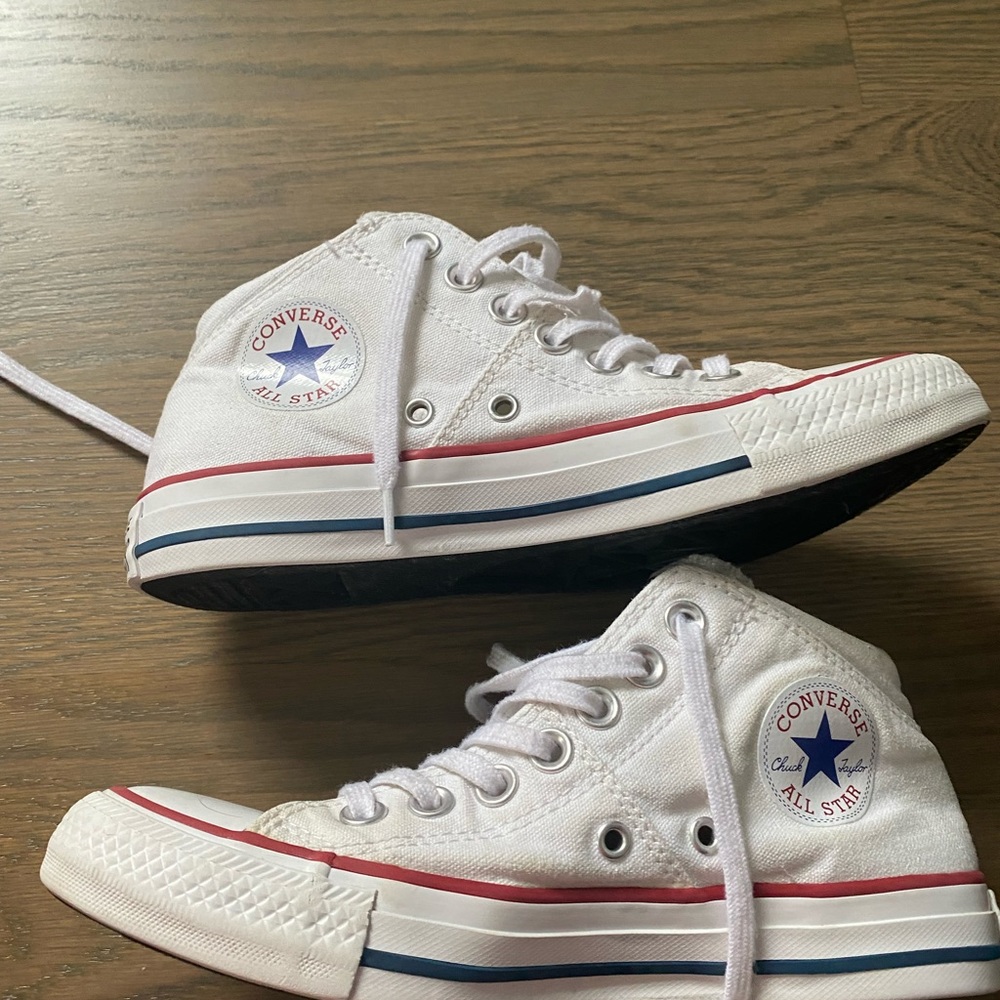 White converse all star size 6